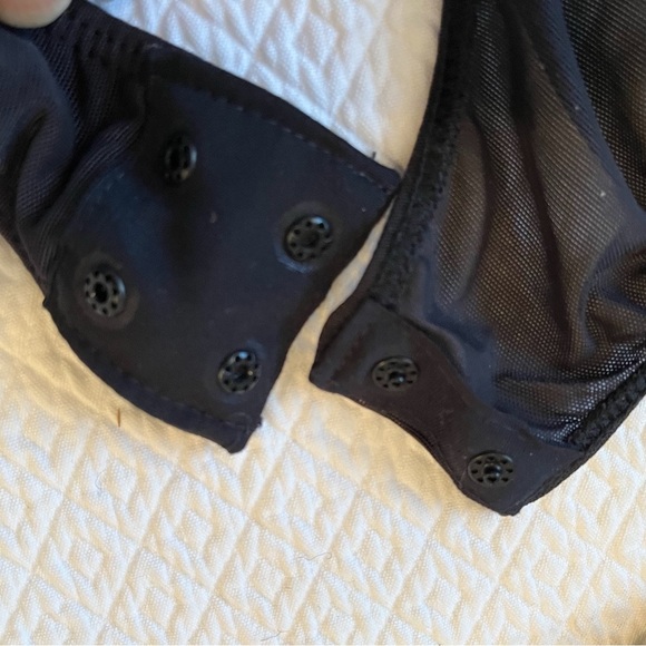 Victoria’s Secret Black Velvet Thong Bodysuit Long Sleeve Size Medium - Picture 9 of 11